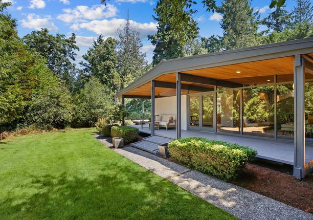 Photo of 7282 W Mercer Way, Mercer Island, WA 98040
