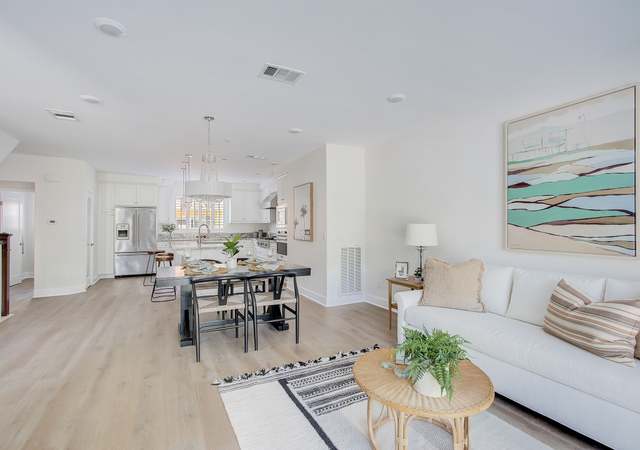 Photo of 2400 Torrey Pines Rd #104, La Jolla, CA 92037