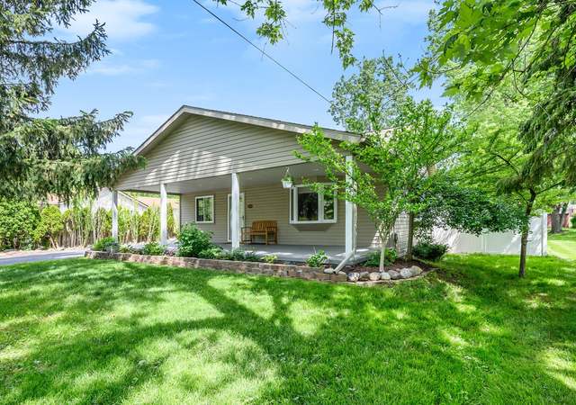 Photo of 34794 Rhonswood St, Farmington Hills, MI 48335