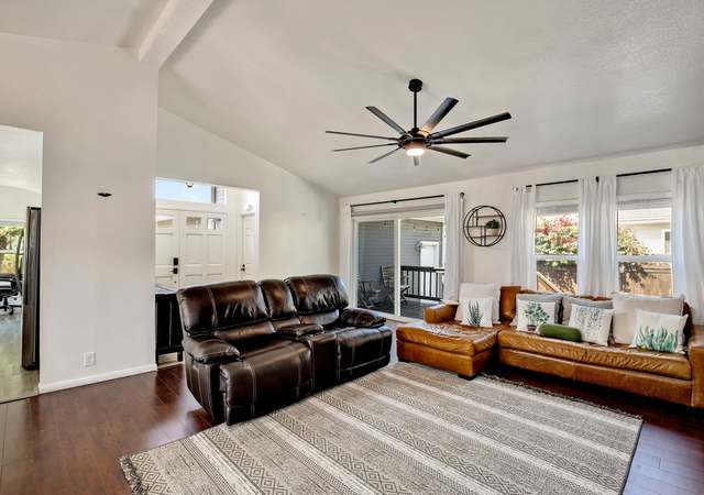 Photo of 2341 Mapleleaf Dr, Vista, CA 92081