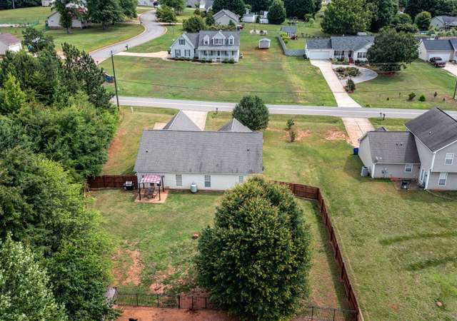 Photo of 242 Gibbs Rd, Wellford, SC 29385-9054