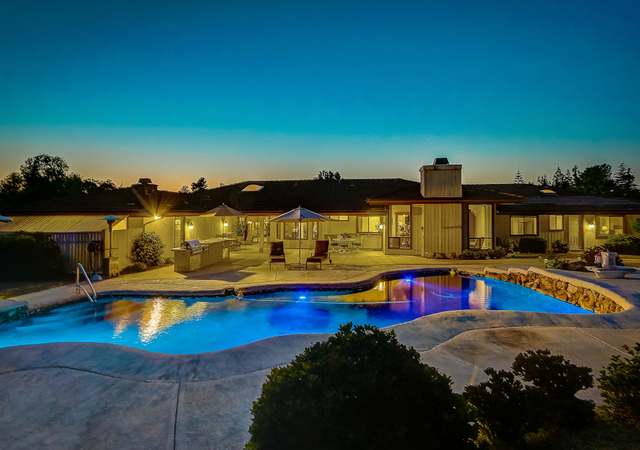 Photo of 18697 Bernardo Trails Dr, San Diego, CA 92128