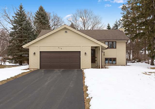 Photo of 216 Forestview Ln N, Plymouth, MN 55441
