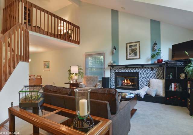 Photo of 1075 Medfield Dr, Rocky River, OH 44116