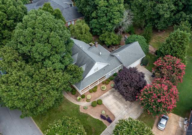 Photo of 210 E Cranberry Ln, Greenville, SC 29615-5502