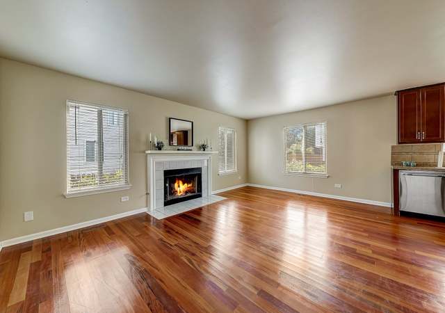 Photo of 6 Buckboard Ct, Bolingbrook, IL 60490
