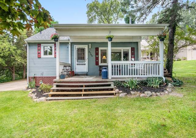 Photo of 2744 Parklawn Dr, Brighton, MI 48114