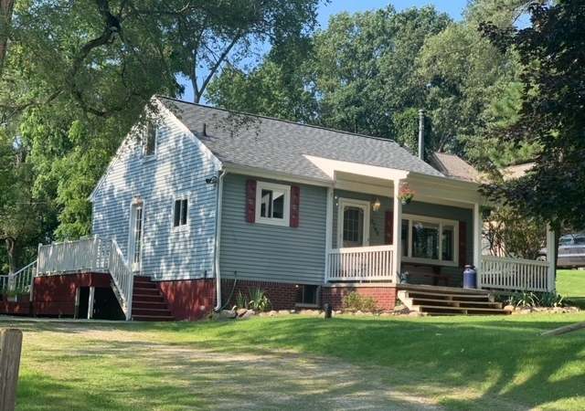 Photo of 2744 Parklawn Dr, Brighton, MI 48114