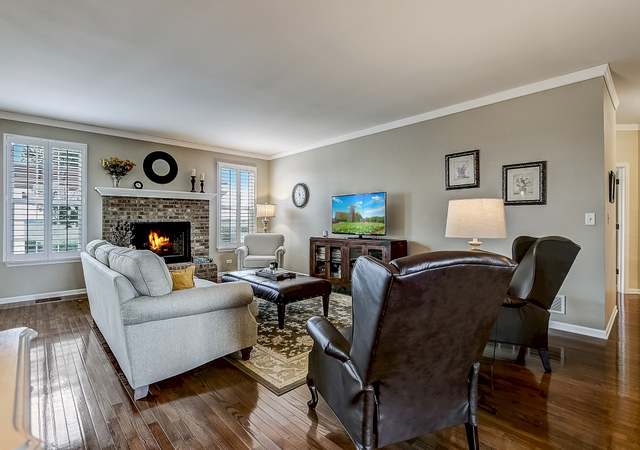 Photo of 928 Bennett Dr, North Aurora, IL 60542
