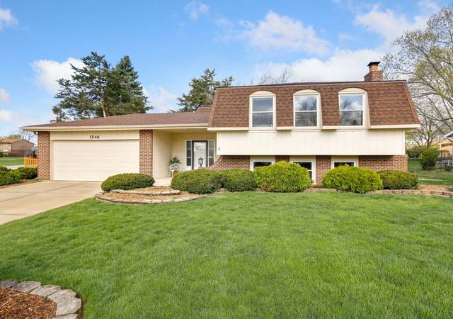 Photo of 1546 Pembroke Ln, Wheaton, IL 60189