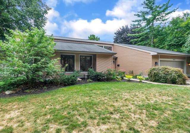 Photo of 2900 Bascom Cir, Lansing, MI 48912