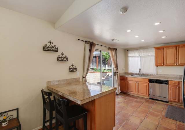 Photo of 324 Womack Ln, Fallbrook, CA 92028