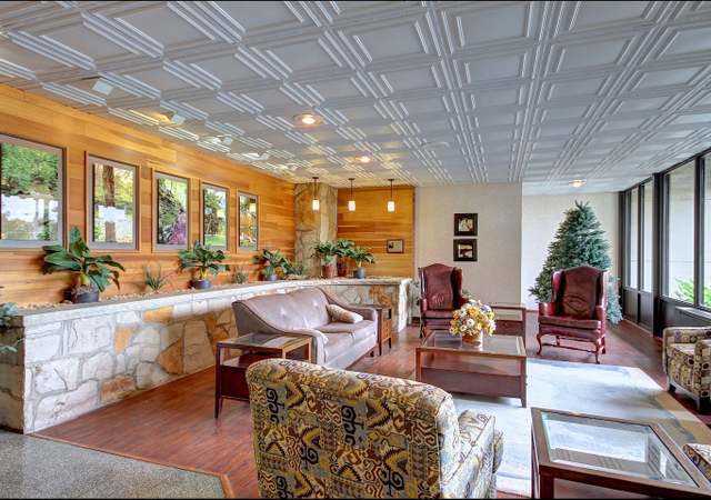 Photo of 18501 Hilliard Blvd #215, Rocky River, OH 44116
