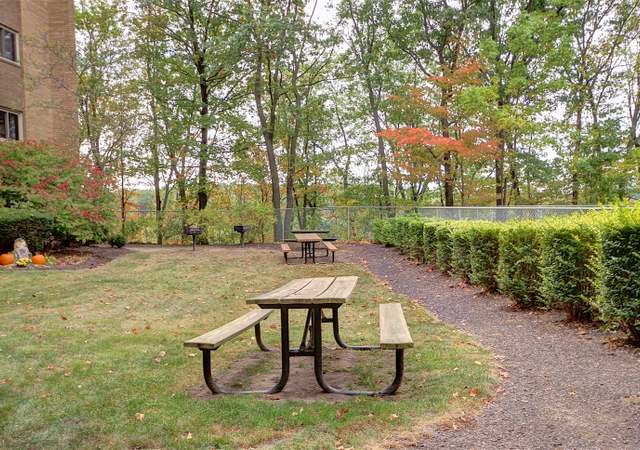 Photo of 18501 Hilliard Blvd #215, Rocky River, OH 44116