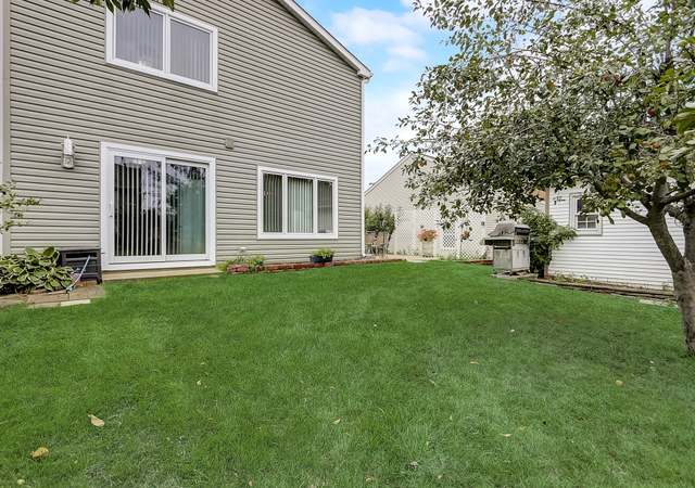 Photo of 229 Iris Dr, Streamwood, IL 60107