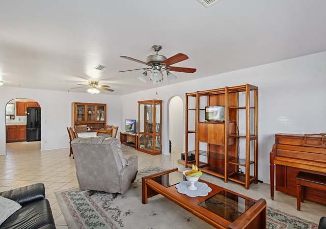 Photo of 401 Holly St, Oceanside, CA 92058