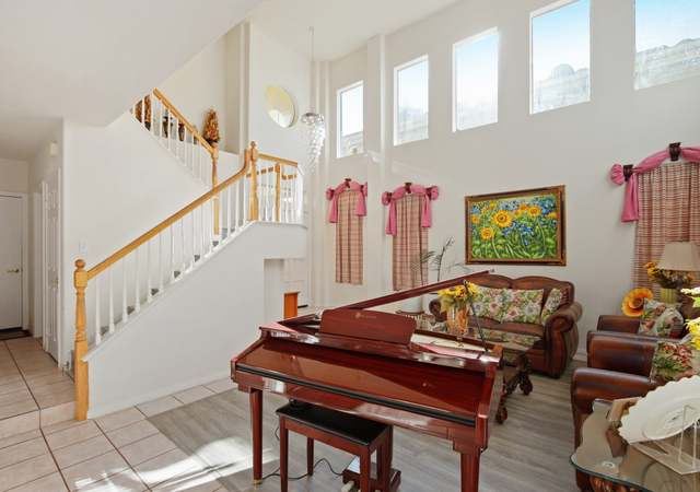 Photo of 2175 Valley Rim Gln, Escondido, CA 92026