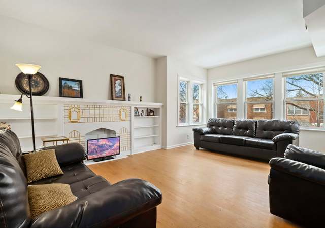 Photo of 4827 W Greenleaf St, Skokie, IL 60077