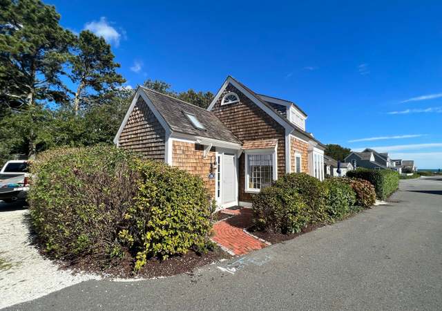 Property at 16 Hydrangea Ln, Mashpee, MA 02649, 2 beds, 1 bath