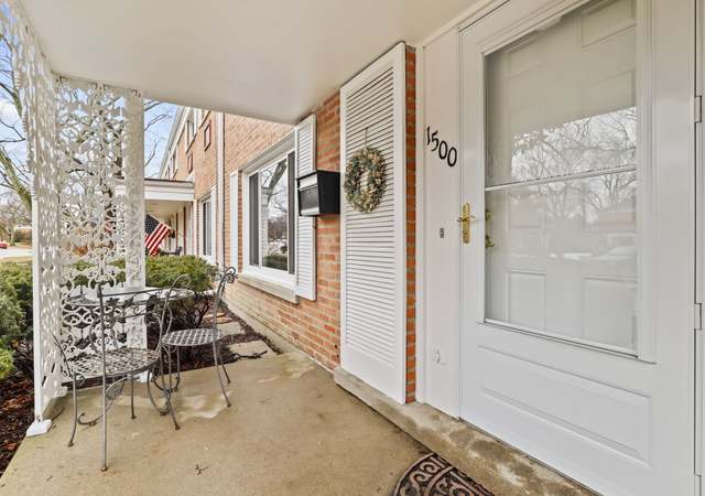 Photo of 1500 Palmgren Dr, Glenview, IL 60025