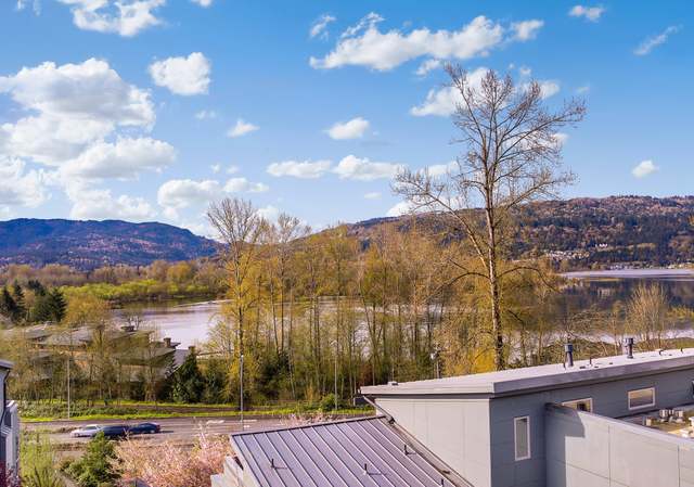 Photo of 4237 213th Pl SE, Issaquah, WA 98029