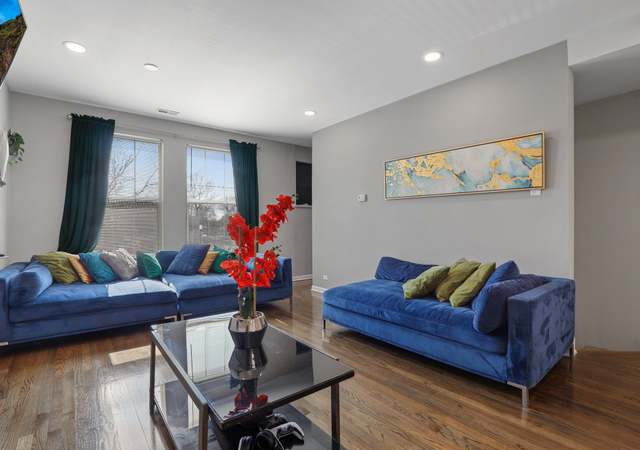 Photo of 2336 E 71st St Unit B, Chicago, IL 60649