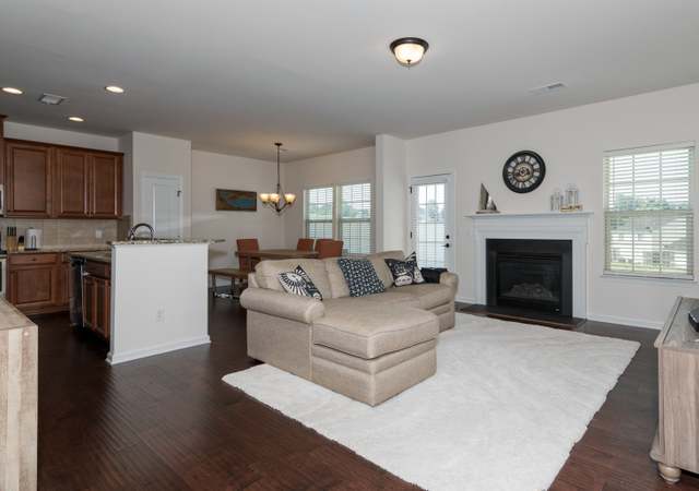 Photo of 18 Irvington Dr, Greer, SC 29650