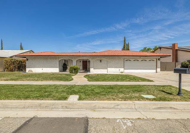 Photo of 1679 Staffordshire Dr, Lancaster, CA 93534