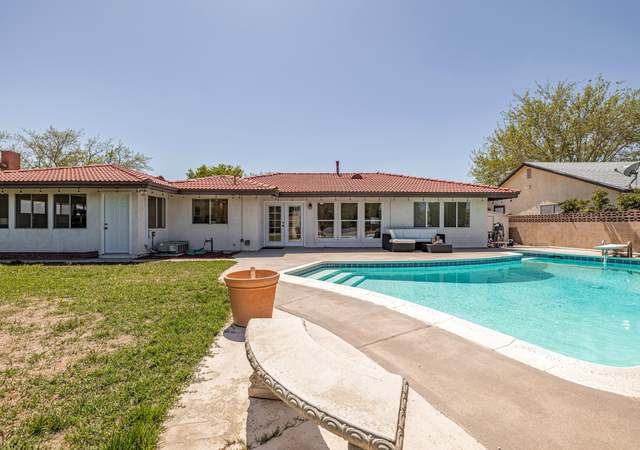 Photo of 1679 Staffordshire Dr, Lancaster, CA 93534