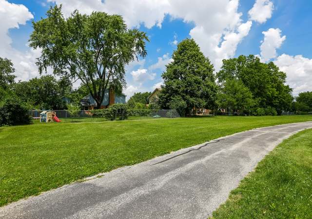 Photo of 627 E Carpenter Dr, Palatine, IL 60074