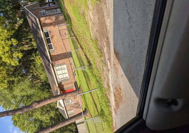 Property at 47 S Miller St, Lakeland, GA 31635, 3 beds, 1 bath