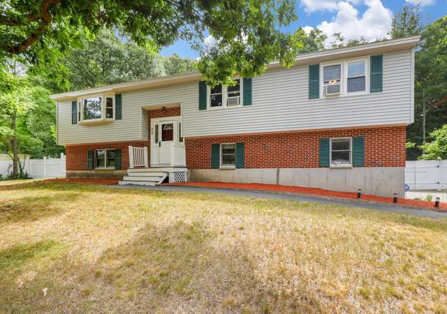 Photo of 24 Stonehedge Cir, Billerica, MA 01821