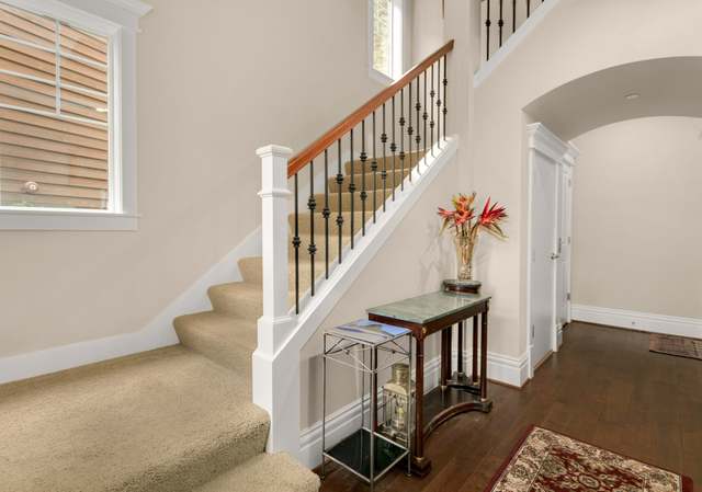 Photo of 2513 NW Stoney Creek Dr, Issaquah, WA 98027