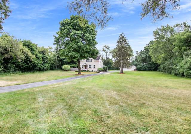 Photo of 290 E Berkshire Rd, Bloomfield Twp, MI 48302