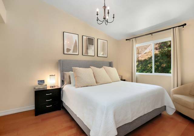 Photo of 18726 Vista Del Canon Unit A, Newhall, CA 91321