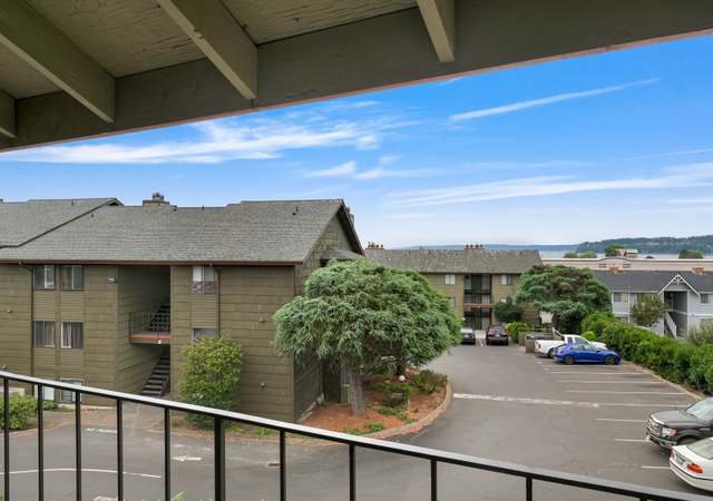 Property at 270 SE Barrington Dr Unit C302, Oak Harbor, WA 98277, 2 beds, 1 bath