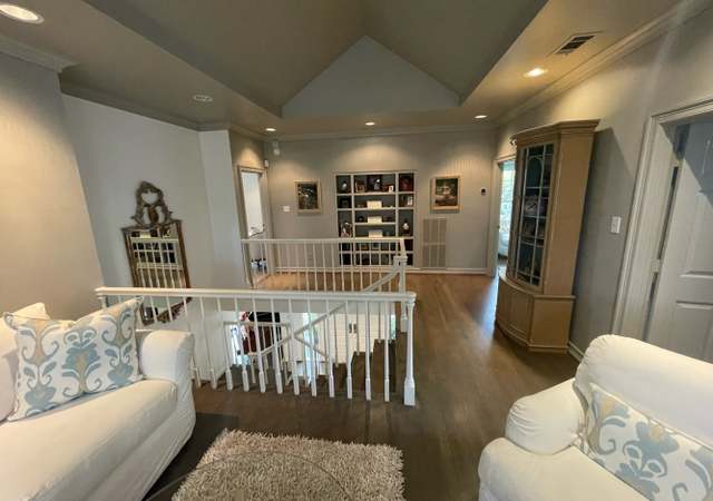 Photo of 9027 Guernsey Ln, Dallas, TX 75220