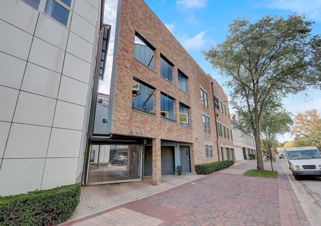 Photo of 900 Grove St #4, Evanston, IL 60201