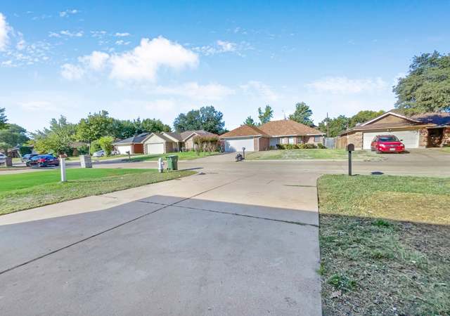Photo of 6203 Berlinetta Dr, Arlington, TX 76001