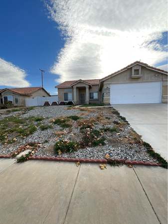 Photo of 38912 Dianron Rd, Palmdale, CA 93551