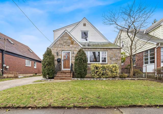 Photo of 125 Hawthorne Ave, Floral Park, NY 11001