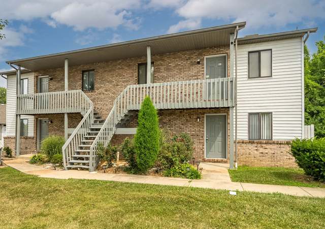 Photo of 104 Hillside Ln, Belleville, IL 62223