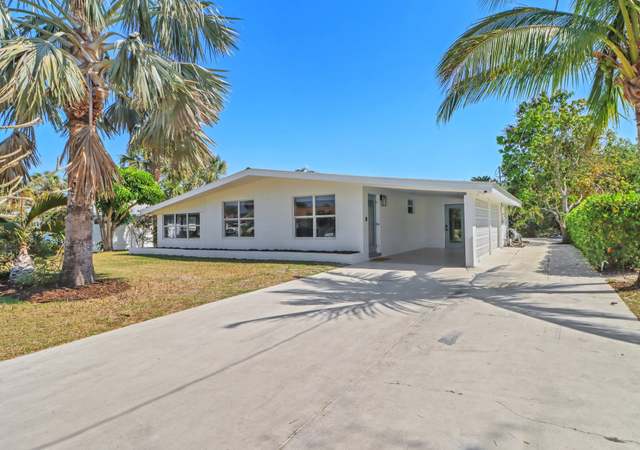 Property at 27304 Buccaneer Dr, Bonita Springs, FL 34135, 3 beds, 1 bath