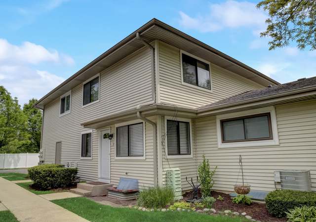Photo of 29W600 Winchester Cir N #3, Warrenville, IL 60555