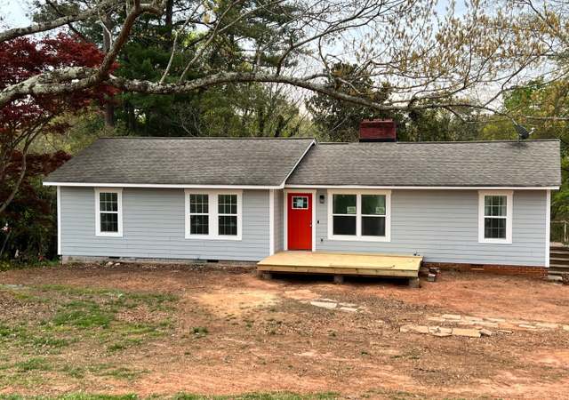 Property at 82 Ridge Rd, Greenville, SC 29617, 3 beds, 1.5 baths