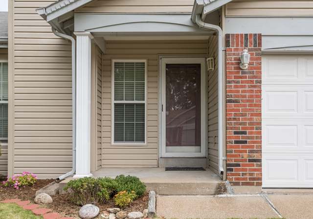 Photo of 863 Spring Hill Farm Dr, Ballwin, MO 63021