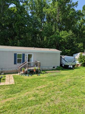 Property at 271 Skyline Dr, Harriman, TN 37748, 2 beds, 2 baths
