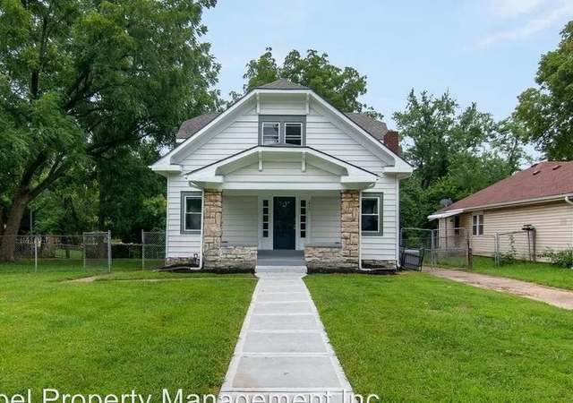 Property at 2217 E 73rd St, Kansas City, MO 64132, 5 beds, 2.5 baths