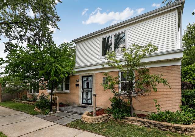 Photo of 3700 Roth Ter, Skokie, IL 60076