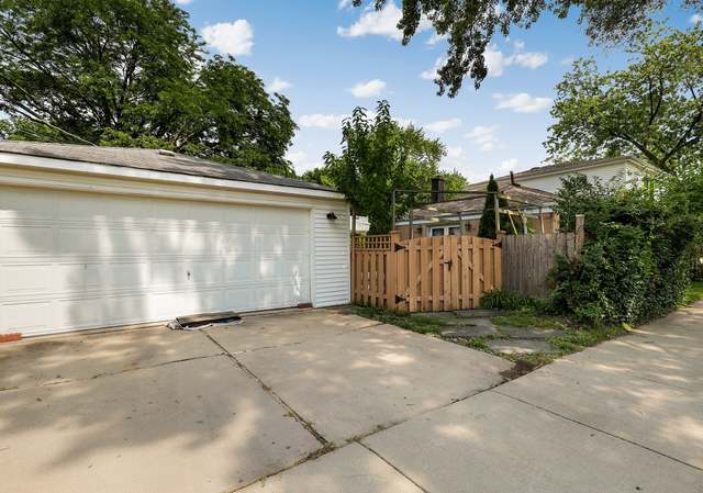 Photo of 3700 Roth Ter, Skokie, IL 60076